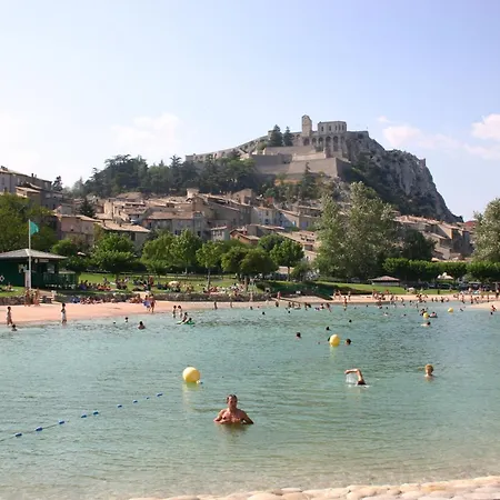 Vila En Provence - *